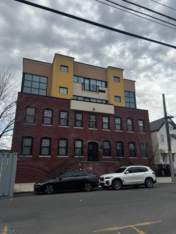 190 Culver Ave #306