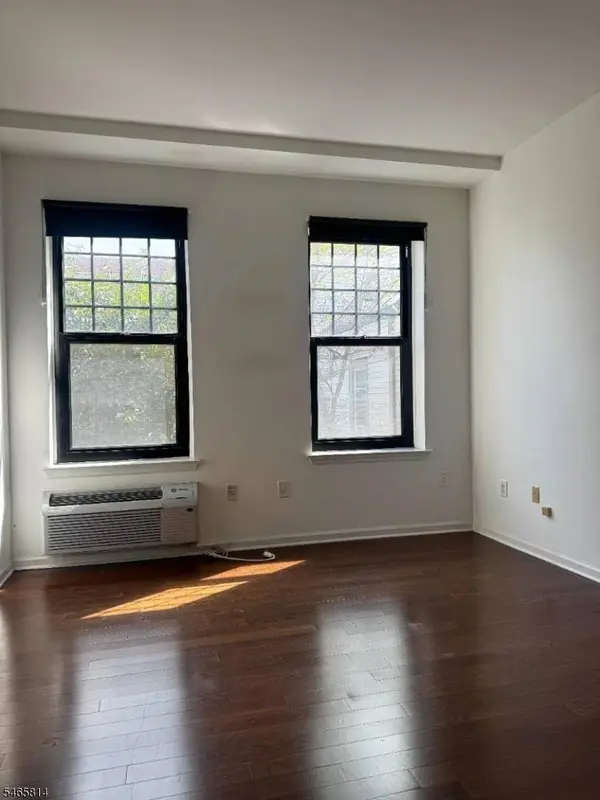 190 Culver Ave #103, Jersey City, NJ 07305