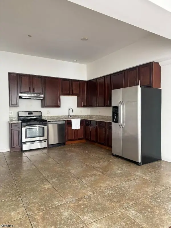 190 Culver Ave #103, Jersey City, NJ 07305