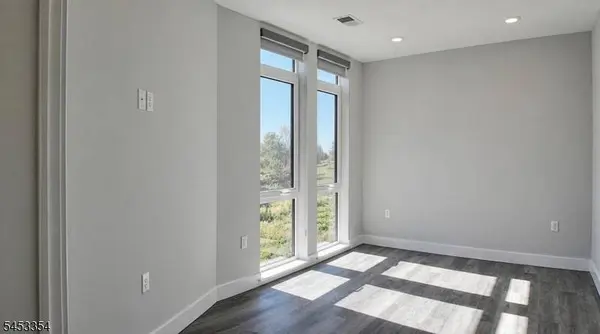 140 W Webster Ave #121, Roselle Park Boro, NJ 07204