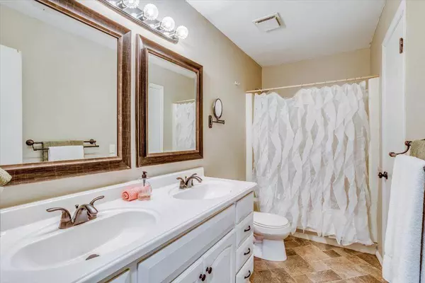 3018 S Edwards, Wichita, KS 67217