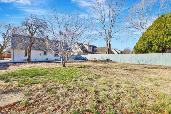 3020 E Sennett St, Wichita, KS 67211