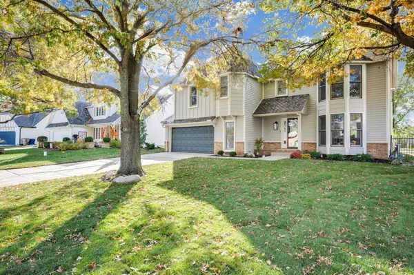 1525 N Woodridge Dr, Wichita, KS 67206