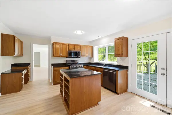 12801 Angel Oak DR, Huntersville, NC 28078