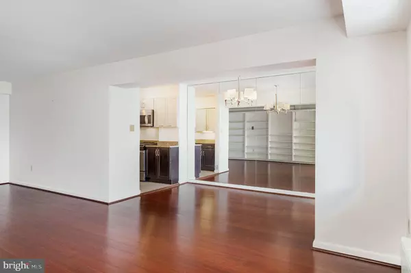 4201 CATHEDRAL AVE NW #323E, Washington, DC 20016