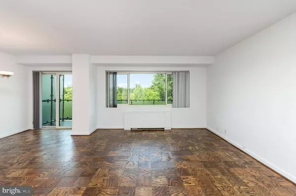 4201 CATHEDRAL AVE NW #910W, Washington, DC 20016