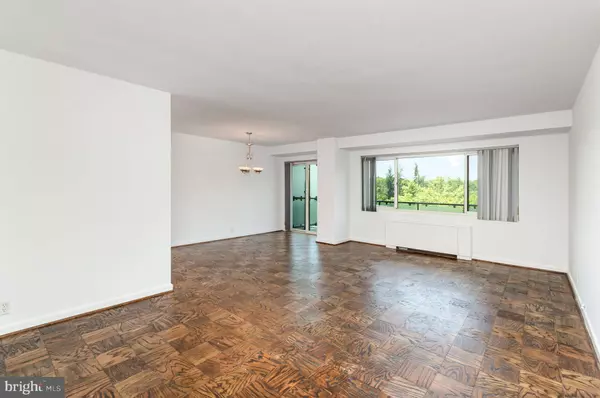 4201 CATHEDRAL AVE NW #910W, Washington, DC 20016