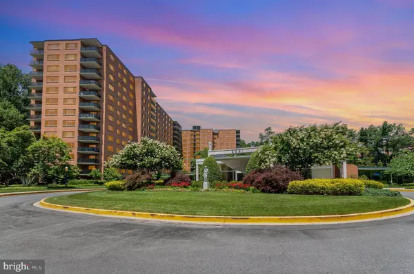 4201 CATHEDRAL AVE NW #910W, Washington, DC 20016