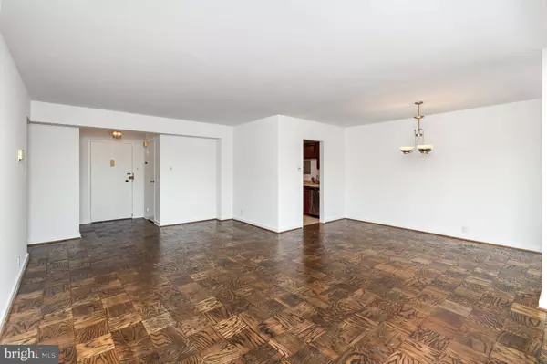 4201 CATHEDRAL AVE NW #910W, Washington, DC 20016