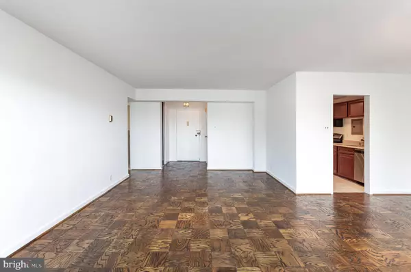 4201 CATHEDRAL AVE NW #910W, Washington, DC 20016