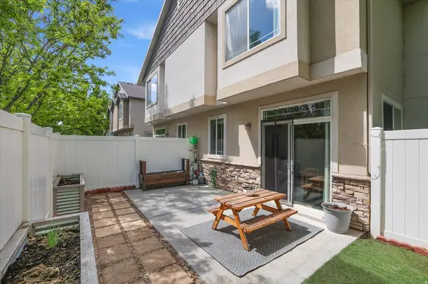419 N KENT DR W, North Salt Lake, UT 84054