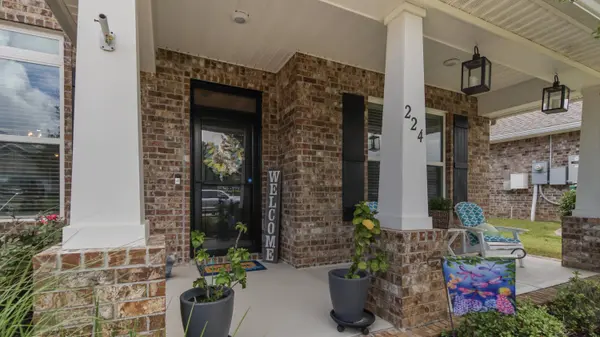 224 Sweet Tea Lane, Freeport, FL 32439