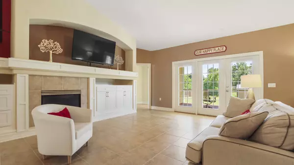 275 Mango Lane, Freeport, FL 32439