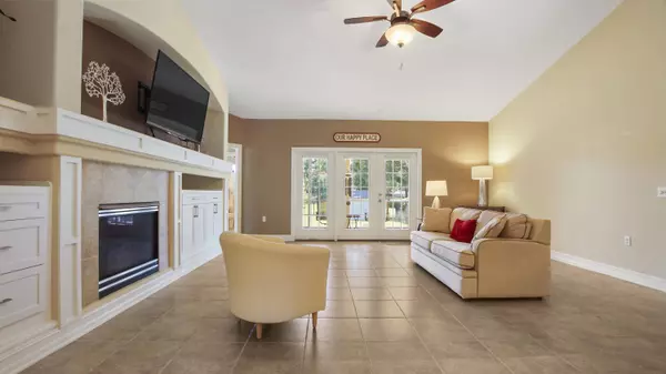 275 Mango Lane, Freeport, FL 32439