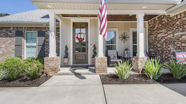 221 Buxtons Way, Freeport, FL 32439