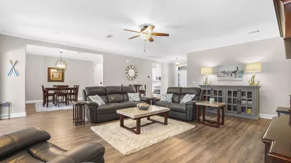 332 E Club House Drive, Freeport, FL 32439