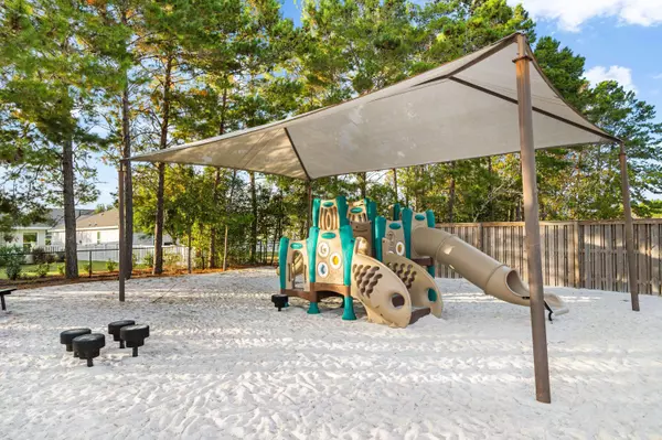 56 Camellia LN, Freeport, FL 32439