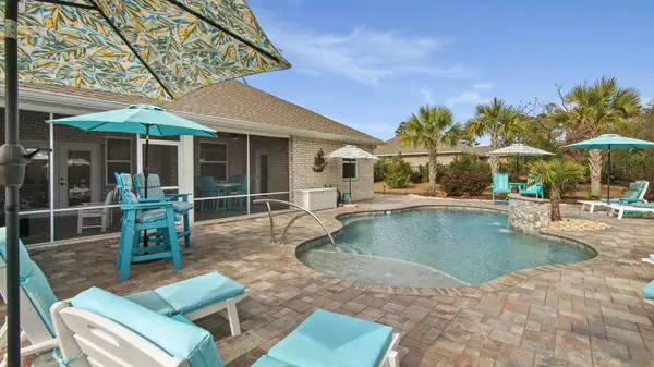 147 Fairway XING, Freeport, FL 32439