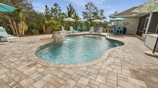 147 Fairway XING, Freeport, FL 32439