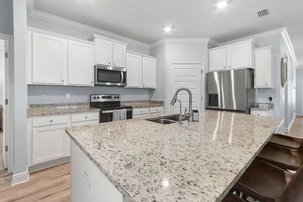 141 Lightning Bug LN, Freeport, FL 32439