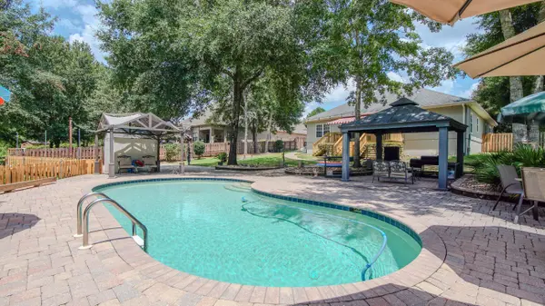 158 Whispering WAY, Freeport, FL 32439