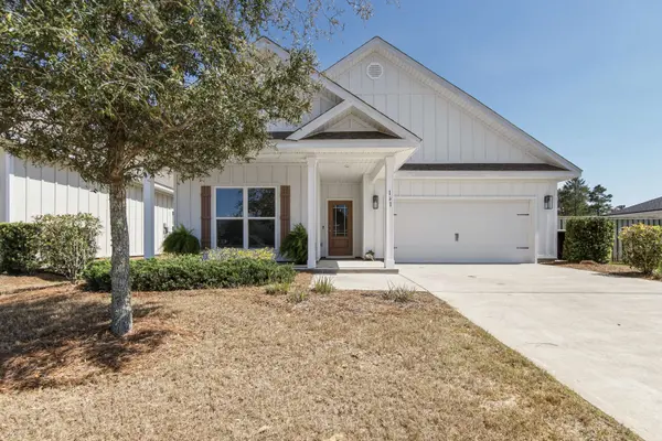 141 Lightning Bug LN, Freeport, FL 32439