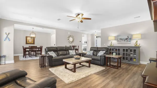 332 E Club House DR, Freeport, FL 32439