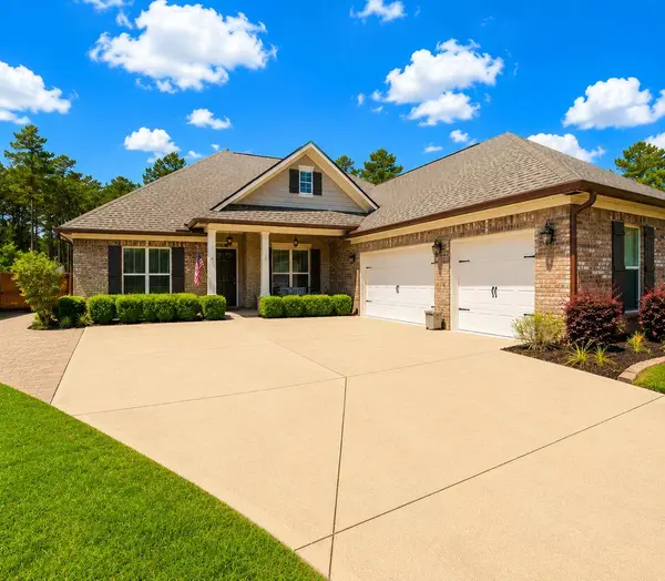 285 Mill Pond CV, Freeport, FL 32439