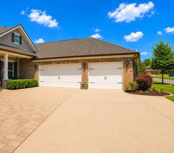 285 Mill Pond CV, Freeport, FL 32439
