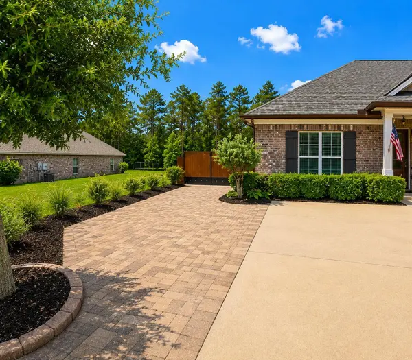 285 Mill Pond CV, Freeport, FL 32439