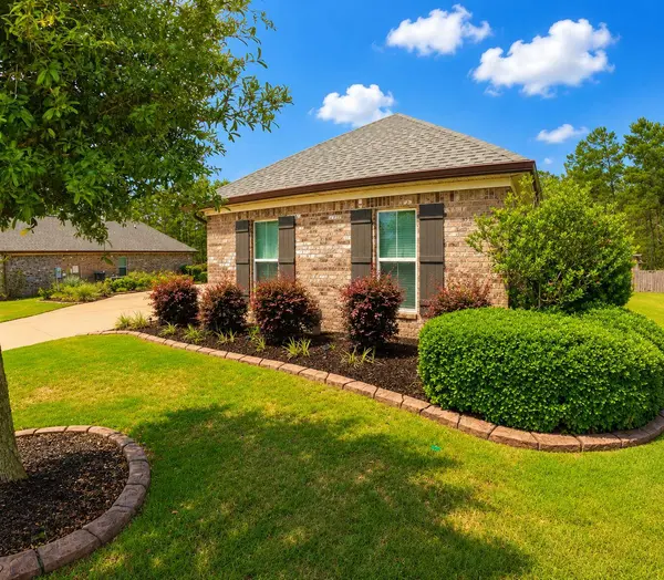 285 Mill Pond CV, Freeport, FL 32439