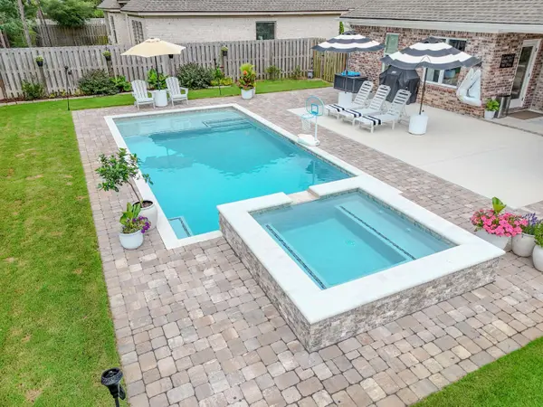 407 Mill Pond CV, Freeport, FL 32439