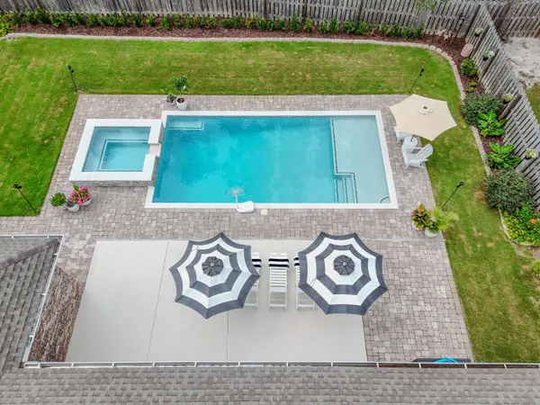 407 Mill Pond CV, Freeport, FL 32439