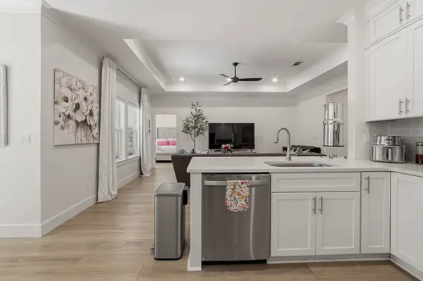 109 Sun Bear CIR, Freeport, FL 32439