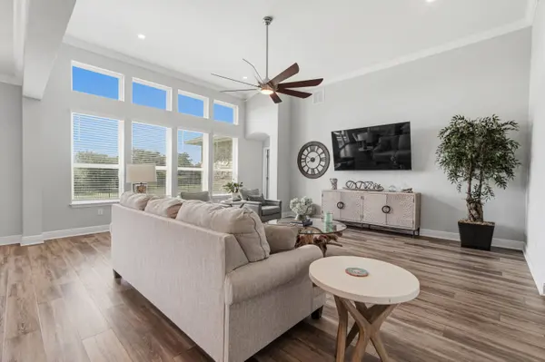 881 Brushed Dune CIR, Freeport, FL 32439