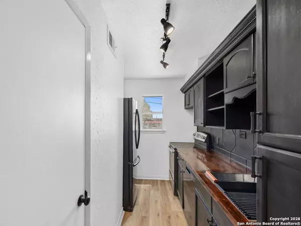 911 Vance Jackson UNIT N, San Antonio, TX 78201