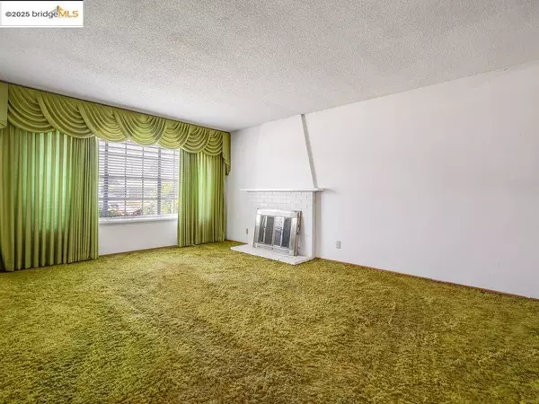 6891 Brighton Dr, Dublin, CA 94568