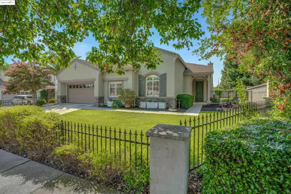 1414 Buckingham Dr, Brentwood, CA 94513