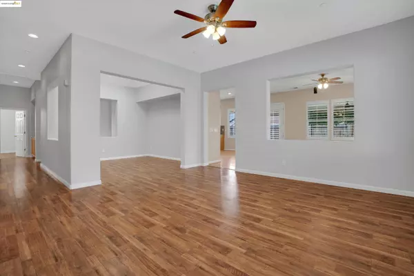 1414 Buckingham Dr, Brentwood, CA 94513