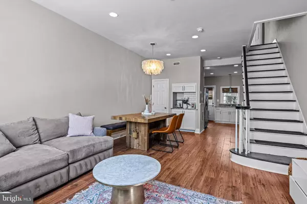 2527 S CHADWICK ST, Philadelphia, PA 19145