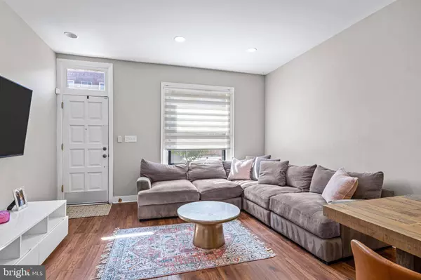 2527 S CHADWICK ST, Philadelphia, PA 19145