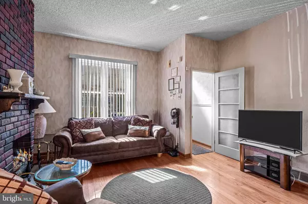 2529 S CHADWICK ST, Philadelphia, PA 19145