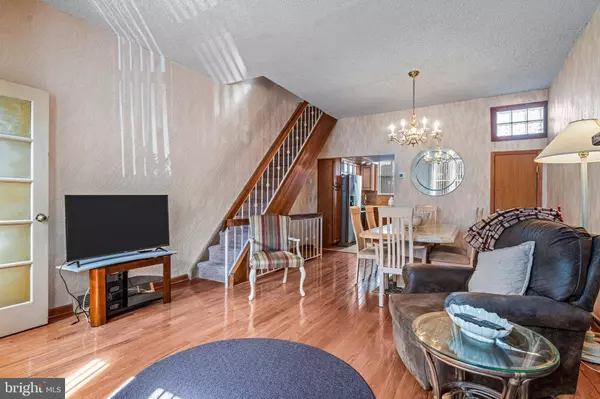 2529 S CHADWICK ST, Philadelphia, PA 19145