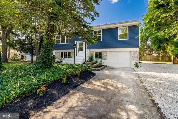 15 GREENBRIAR RD, Turnersville, NJ 08012