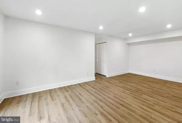 9 ROBERT MORRIS BLDG, Turnersville, NJ 08012