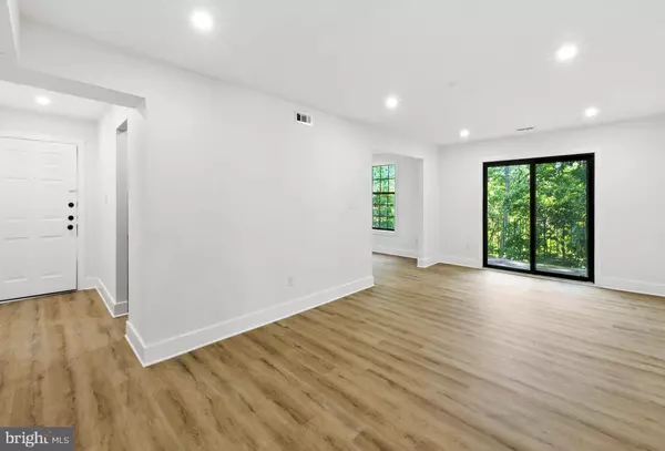 9 ROBERT MORRIS BLDG, Turnersville, NJ 08012