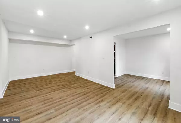 9 ROBERT MORRIS BLDG, Turnersville, NJ 08012