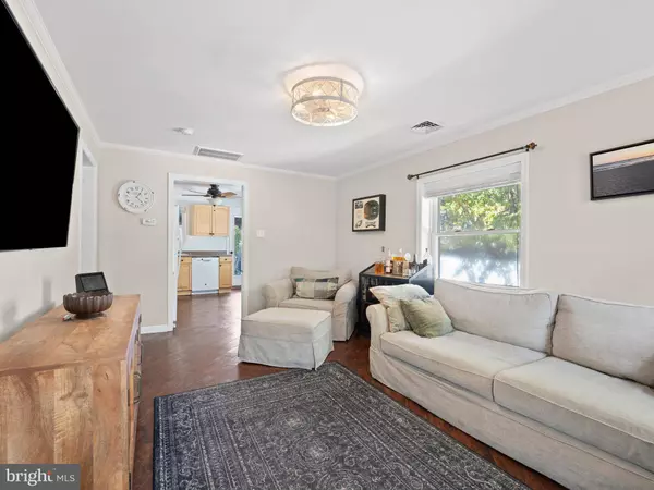 303 GARDEN TER, Somers Point, NJ 08244