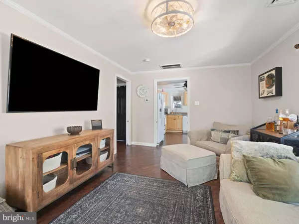 303 GARDEN TER, Somers Point, NJ 08244