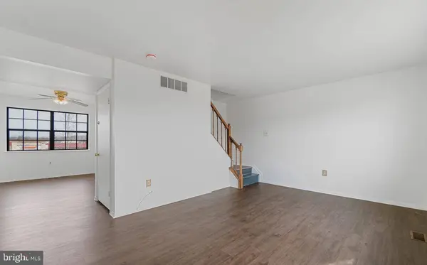 21 HOLLAND HILL CT, Catonsville, MD 21228